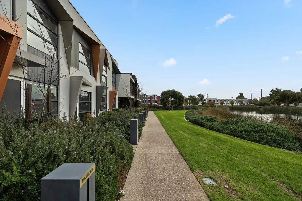 St Clair 2ห้องนอน Contemporary Townhouse Living in the Heart of St Clair