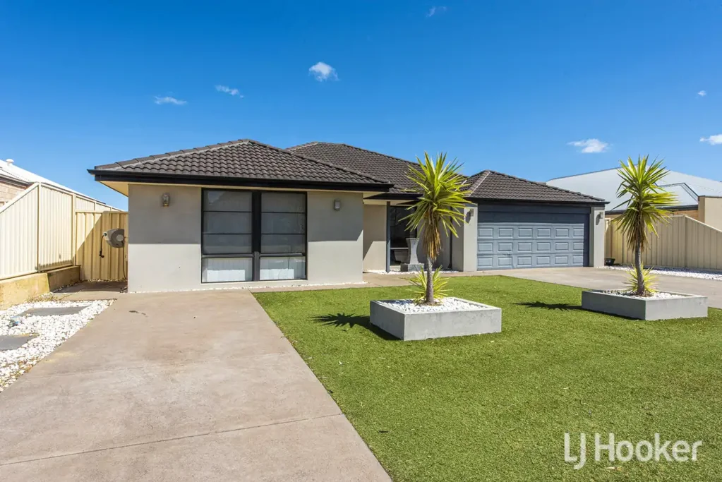Lakelands 4Kwarto Poolside Family Living  - Spacious, Stylish & Built to Entertain
