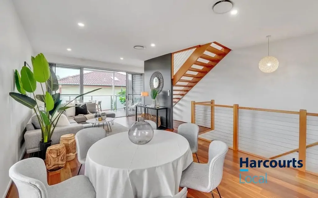 Hamilton 4ਬੈੱਡਰੂਮ Held Close, Offered Quietly.