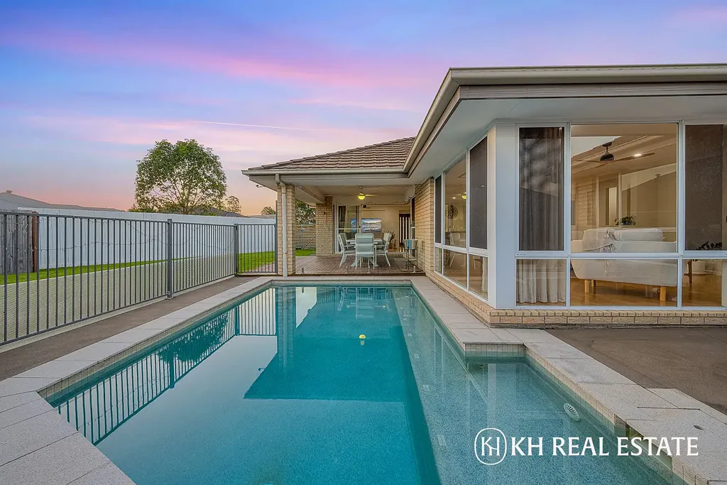Warner 5Zimmer POOLSIDE ENTERTAINING, THREE LIVING AREAS AND ROOM FOR THE CARAVAN