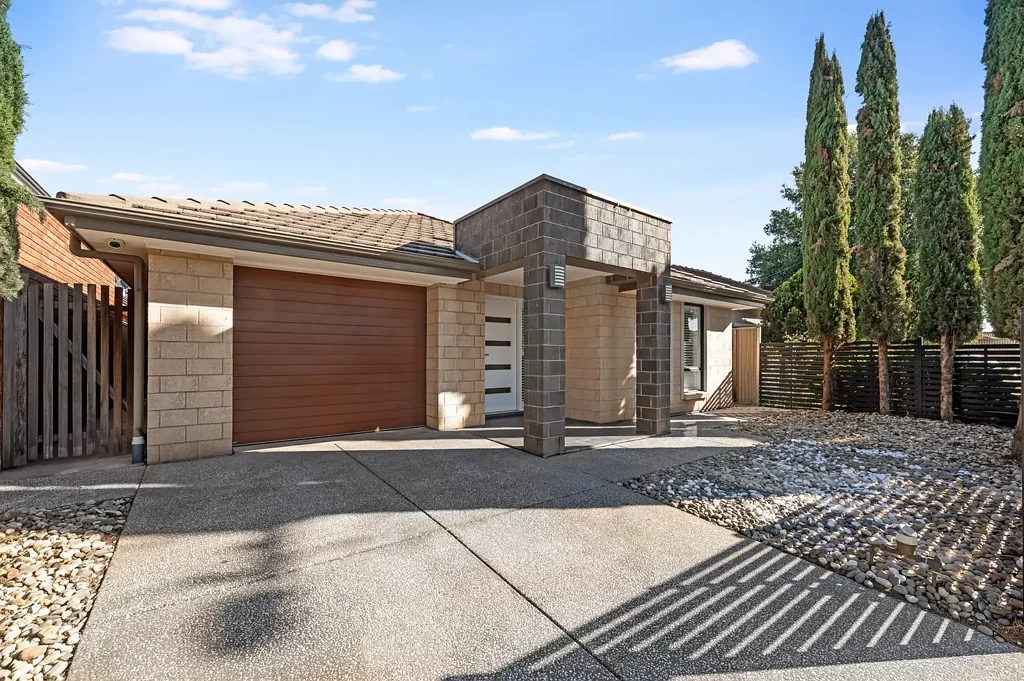 Woodville North 4Habitaciones Generous Family Living with Refined Interiors & Poolside Entertaining!