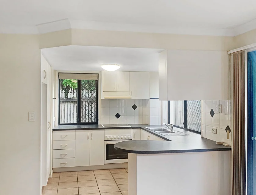1/18 Agnes Street, Morningside, Brisbane - Eastern Region, 3 rūma, 1 rūma horoi, Townhouse