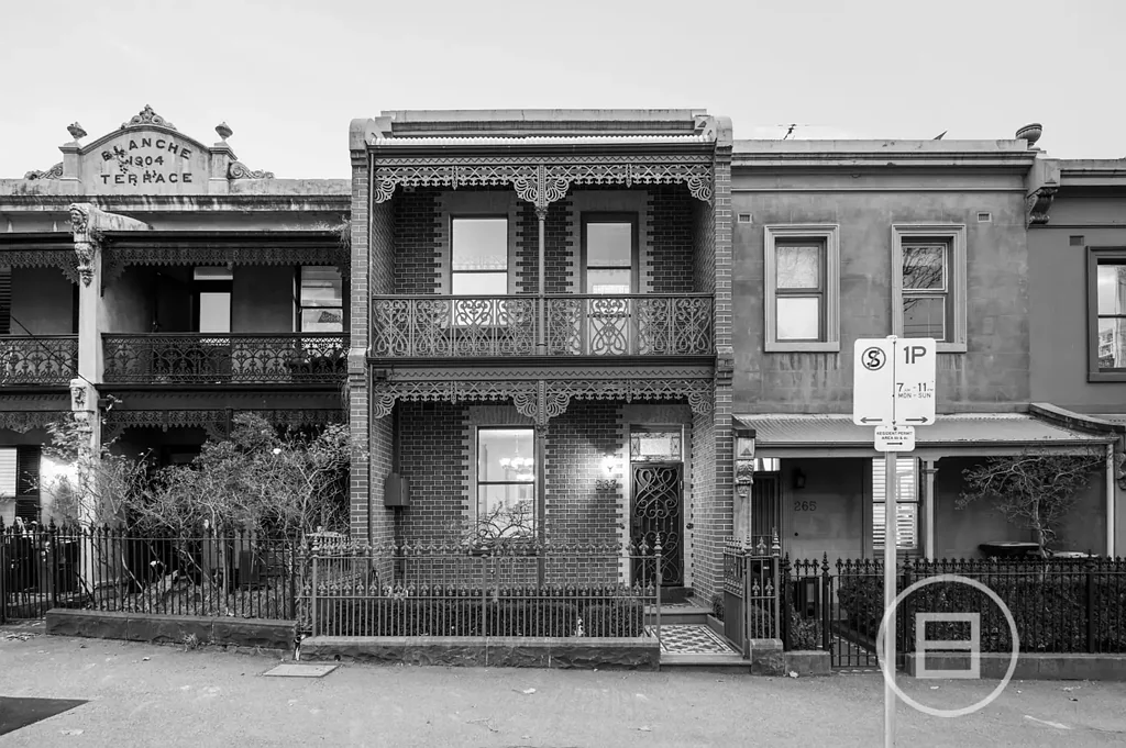 Carlton 4બેડરૂમ Expressions of Interest closing Wednesday 16th September at 5pm