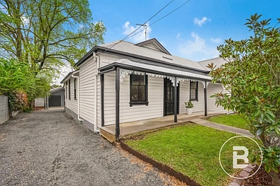 Ballarat East 4ਬੈੱਡਰੂਮ FOUR-BEDROOM HERITAGE CHARM ON AN EXPANSIVE 810m2 (Approx.) ALLOTMENT.