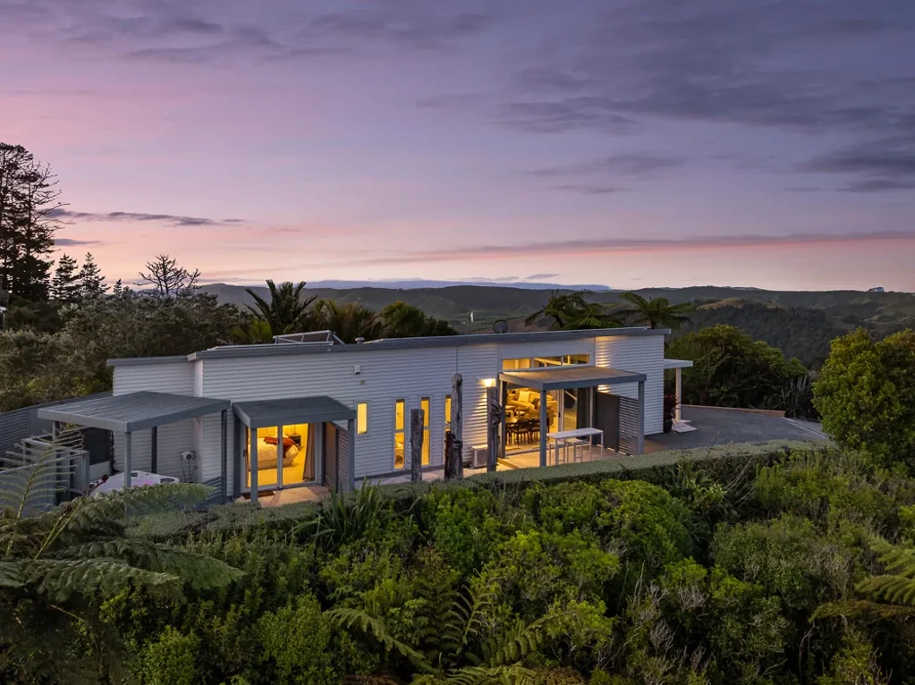Matakana 4房 灌木掩映的海岸秘境：主副双宅，远眺Kawau Bay至Whangarei Heads Coastal Canopy: Two dwellings, endless views….