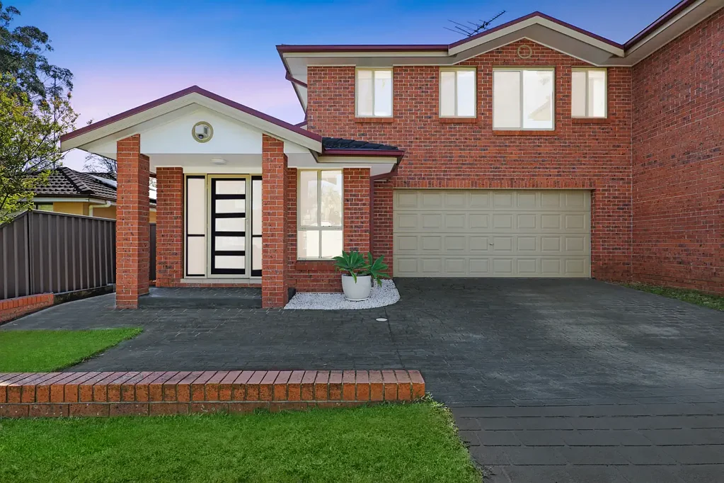 South Windsor 4Moenga Spacious, Modern & Value-Packed Family Home
