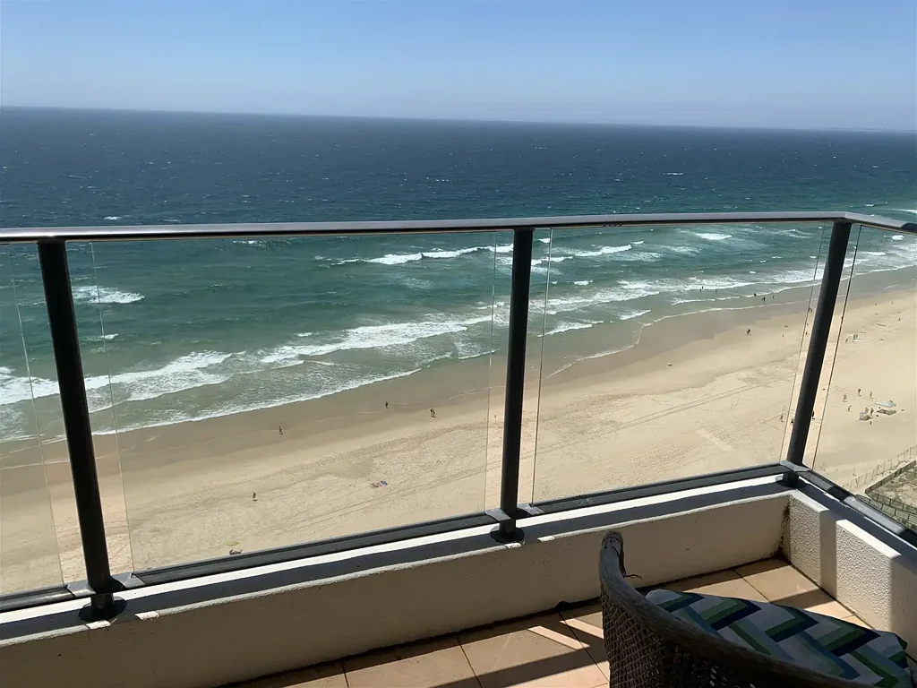 Ocean front 3 bed rooms apartment