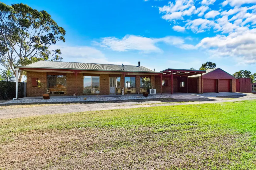 Cobains Rural lifestyle without compromising on convenience