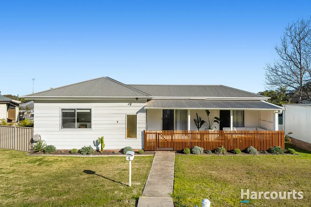 Belmont North 2غرفة نوم Smartly renovated coastal cottage between the lake and beach