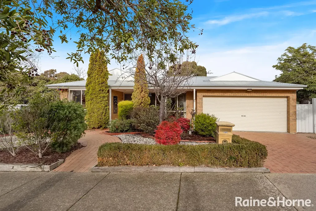 5 Fullbrook Drive, Sunbury, VIC 3429