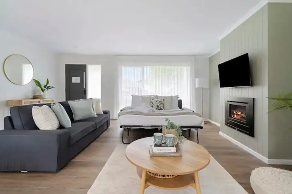 Immaculate Three Bedroom Home In Ideal Location!