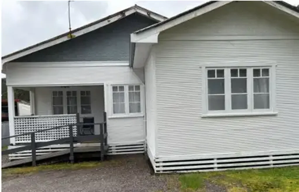 Fully Furnished, Spacious 3 Bedroom Home
