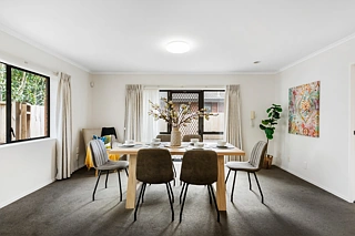2/12 Oak Street, Royal Oak, Auckland City