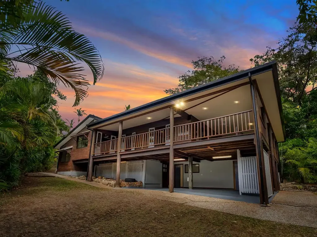 Freshwater 4房  Freshwater Queenslander on Rare Double Allotment of 1,741m2!