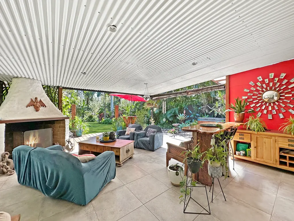 Macleay Island 3ਬੈੱਡਰੂਮ Unique Waterfront Retreat – A Home of Exceptional Craftsmanship and Style