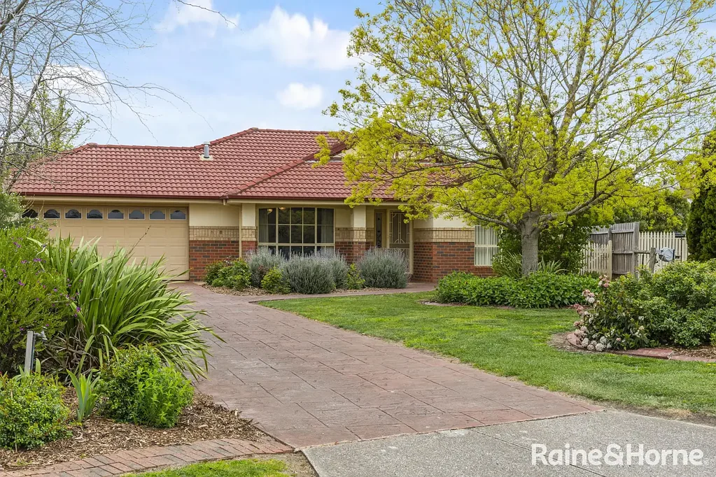 5 Lauren Court, Gisborne, VIC 3437