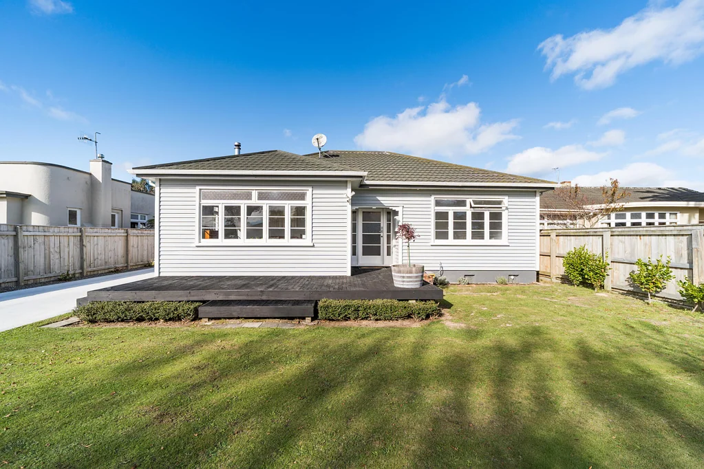 Takaro 3 Slaapkamer Modernised and zoned for PNBHS