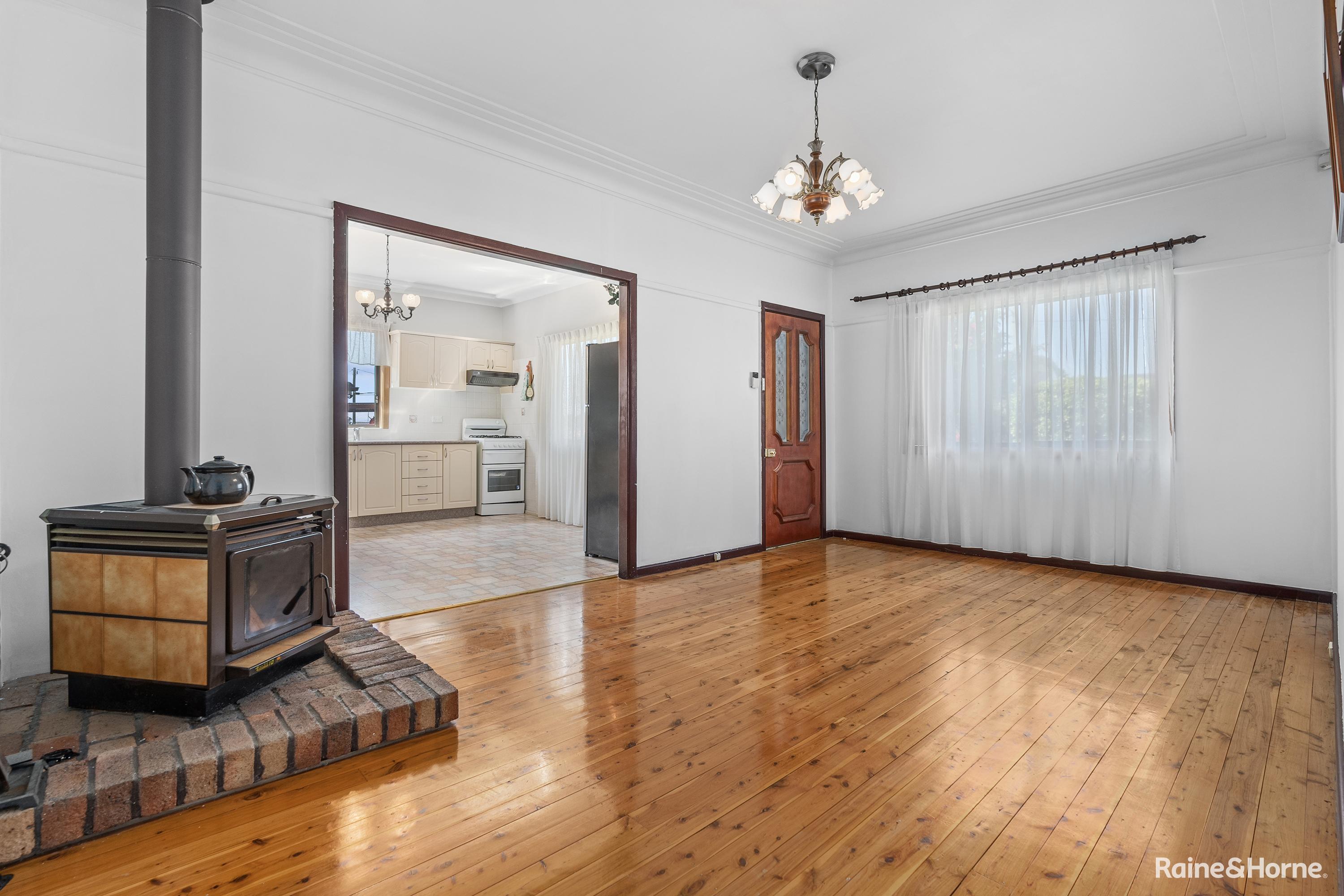 8 ALLENBY ST, CANLEY HEIGHTS NSW 2166, 0 chambres, 0 salles de bain, House