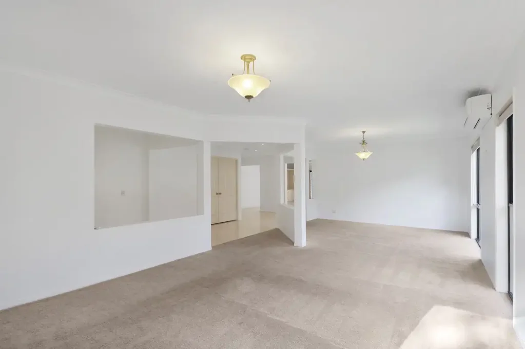 Stylish Family Home with Pool, Perfect for Entertaining