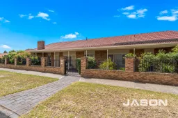 2 Erskine Court, Greenvale