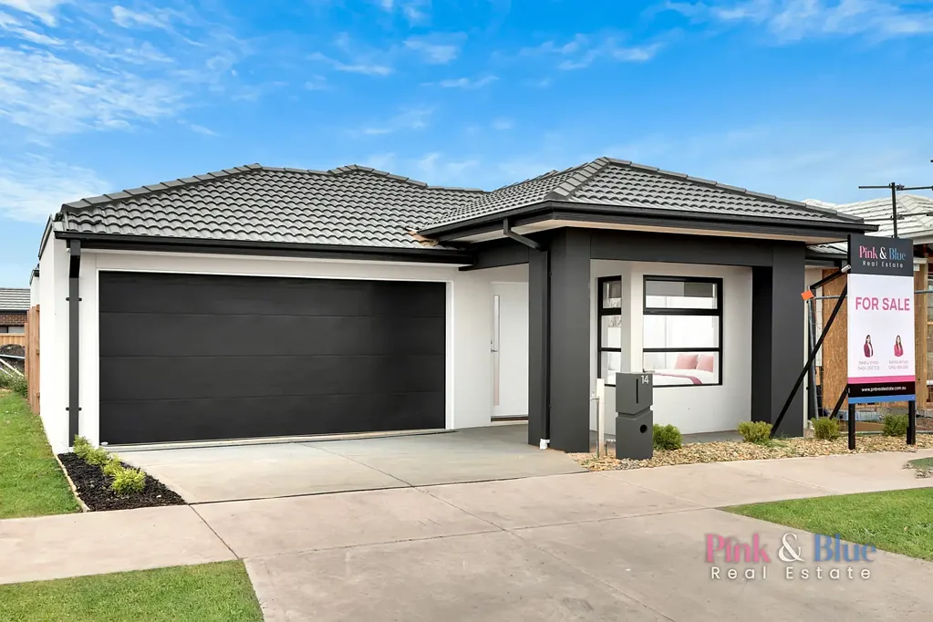 Beautiful & Stunning 4 Bedroom Family Home for RENT!