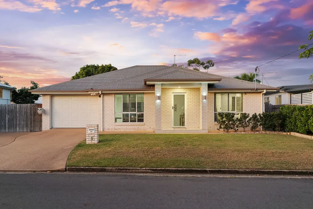 8 Hopkins Street, Park Avenue, QLD 4701