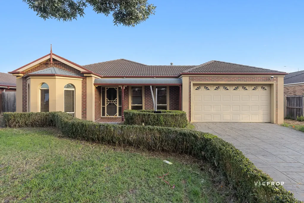 Stylish Four-Bedroom Home in Prime Location and Seabrook School Zone!