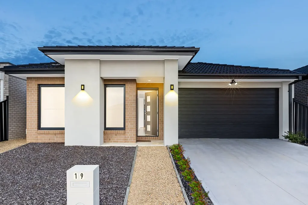19 Lemon Street, Alfredton, VIC 3350