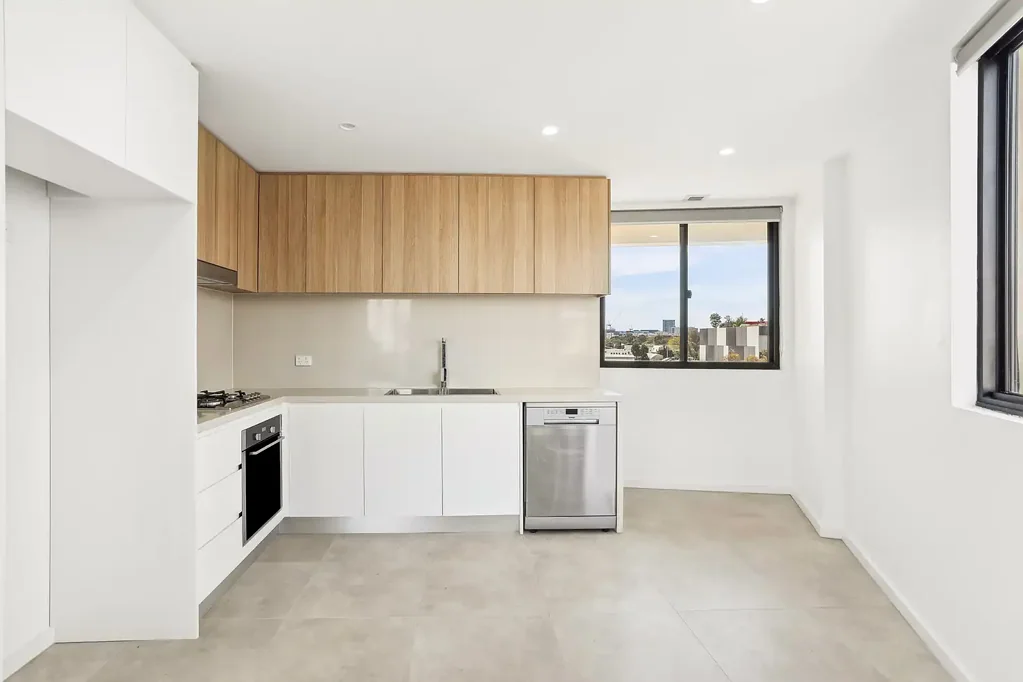 Near New Mascot Apartment with Spacious Interiors