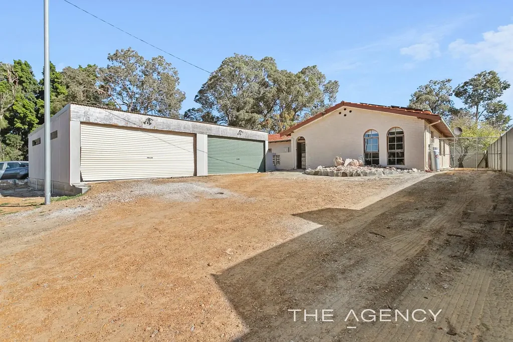 7 Wyuna Crescent, Lesmurdie, WA 6076