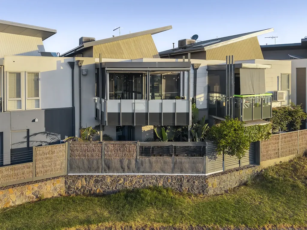 Williamstown 2침실 A Bayside Sanctuary with Space, Style and Serenity