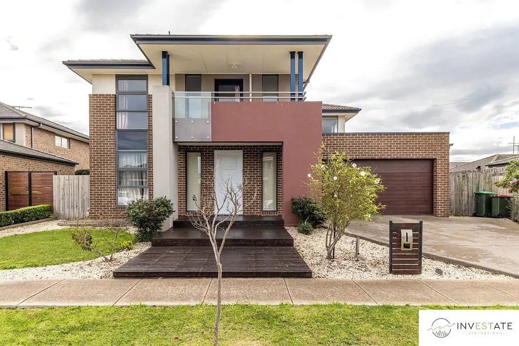 Spacious 40sq 5 bedroom Family Living in Point Cook