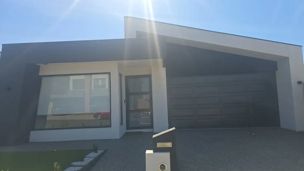 Sunbury 4બેડરૂમ Modern Elegance with Dual Master Suites, Designer Finishes & Dual Kitchens