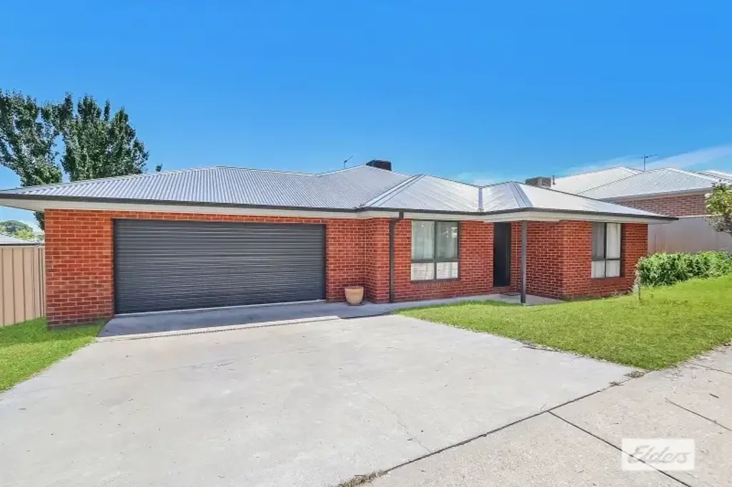 Wodonga 5房  Spacious Family Living with Poolside Appeal