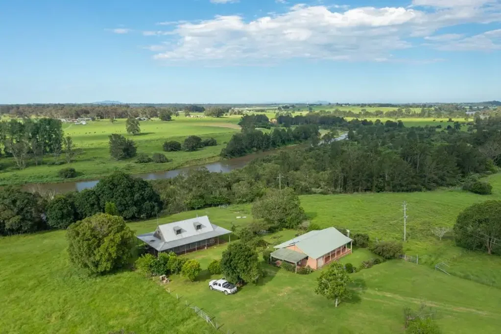 Dondingalong PRIVATE FERTILE RIVERFRONT PROPERTY