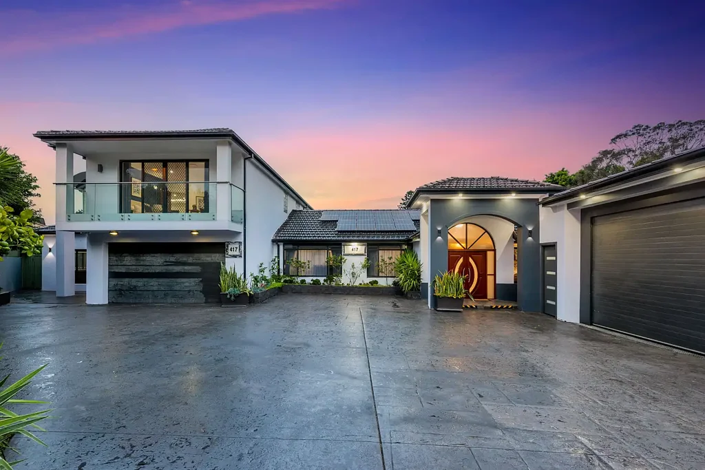 Baulkham Hills 8غرفة نوم Must be sold! Vendor Committed Elsewhere | High visibility! Extra-convenient location! $140,000+ return per year!