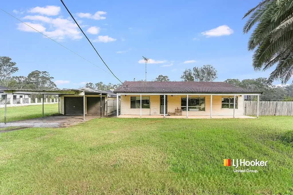 Rossmore 3房 Rossmore 增长区核心地带的优质 5.56 英亩* 土地 Prime 5.56 Acres* in the Heart of Rossmore's Growth Precinct