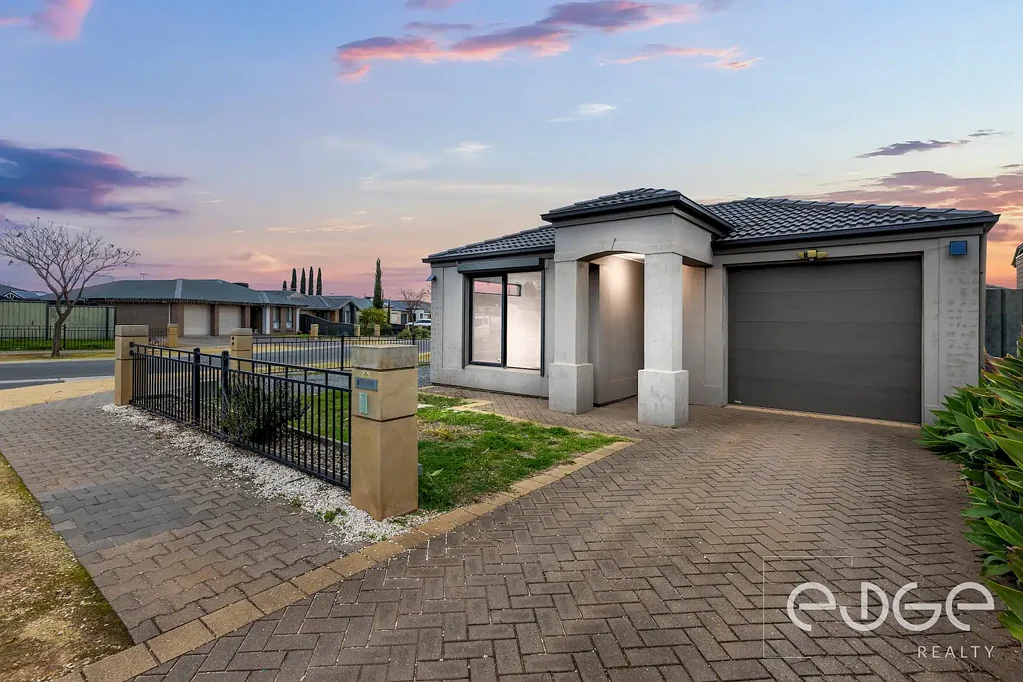 1 Minindee Avenue, Andrews Farm, SA 5114