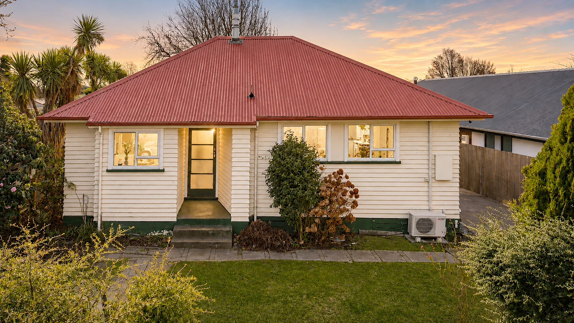 Upper Riccarton 2 Bedroom SMALL HOUSE. BIG OPPORTUNITY!
