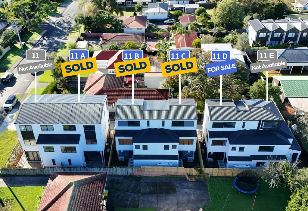Te Atatu Peninsula 3房  Four Stylish Freehold Homes – Modern Comfort