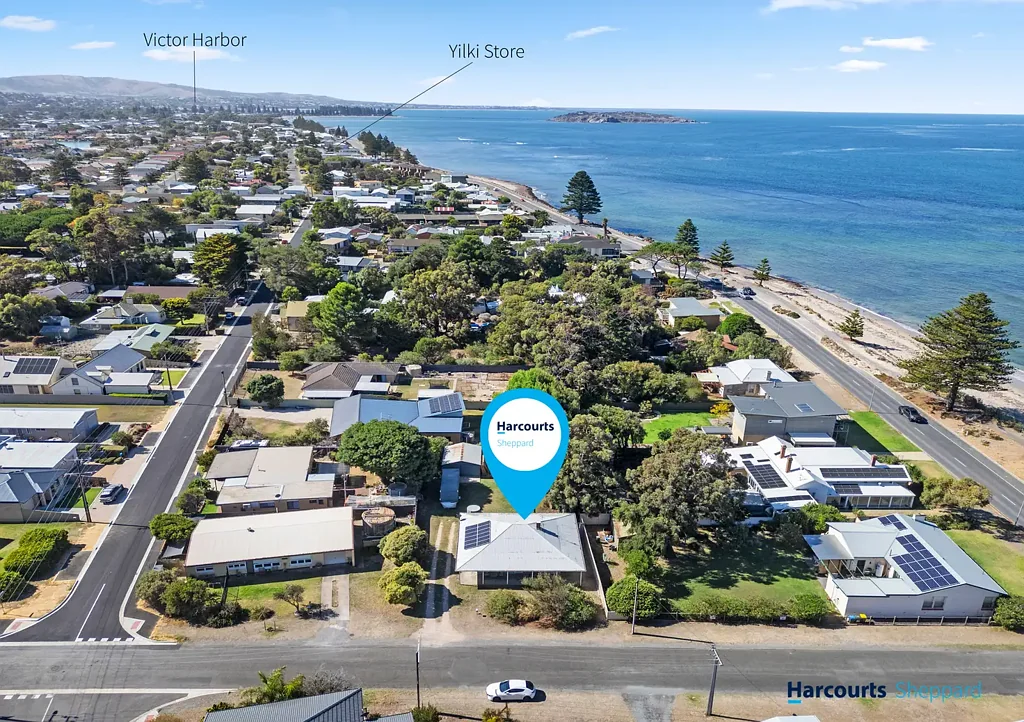 Encounter Bay 3 Bedroom Cottage  By The BEACH