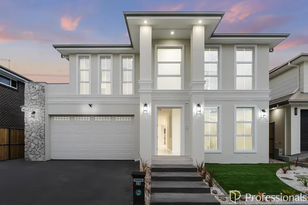 Spacious Family Home in Gables