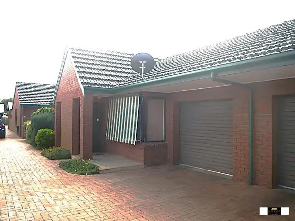 Modern Courtyard Homette  – Lifestyle, Space and Convenience!