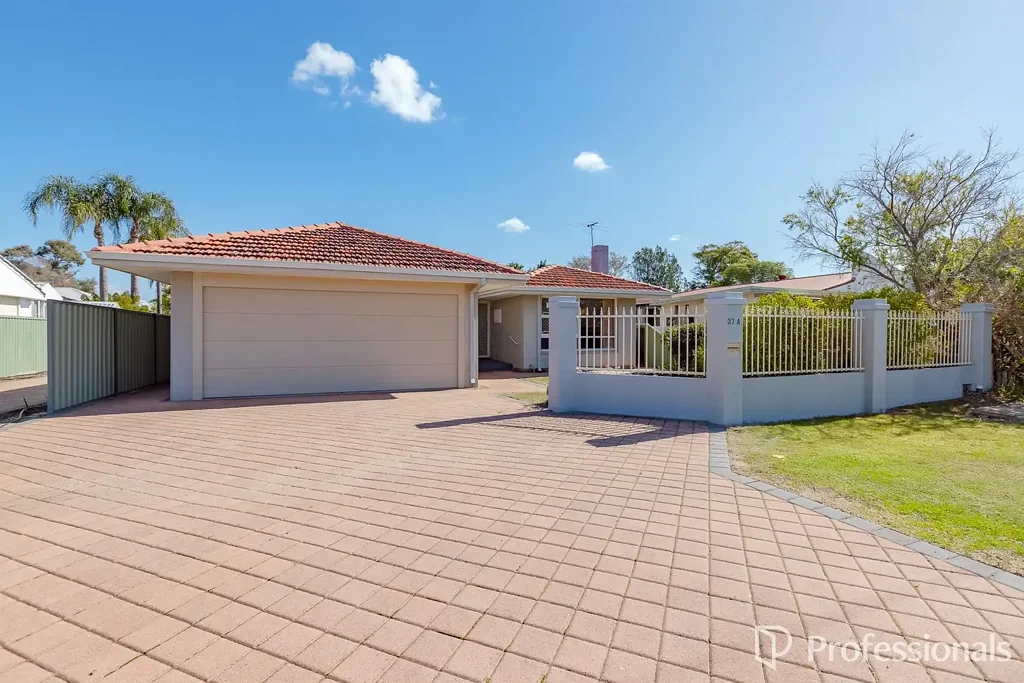 Riverton 3 Bedroom Secure Your Spot in Riverton Before Spring Settles In! - Enquire NOW for potential early access prior to weekend!