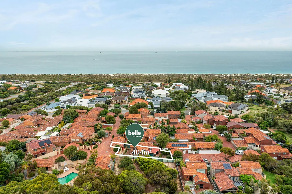 City Beach 3Moenga Contact agent for price guide.