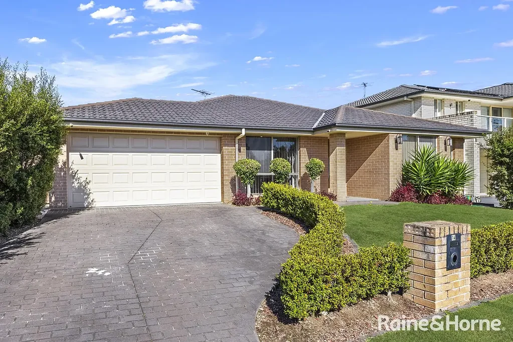 Spacious 5-Bedroom Family Home in Prime Location
