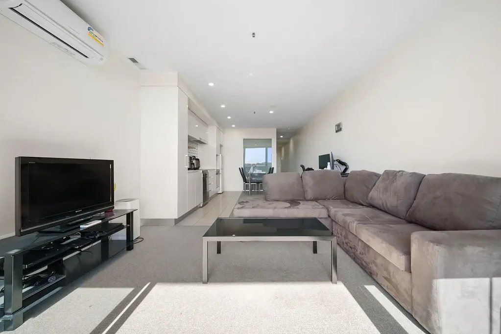 Belconnen 1 Bedroom High Rise Living in Premier Location