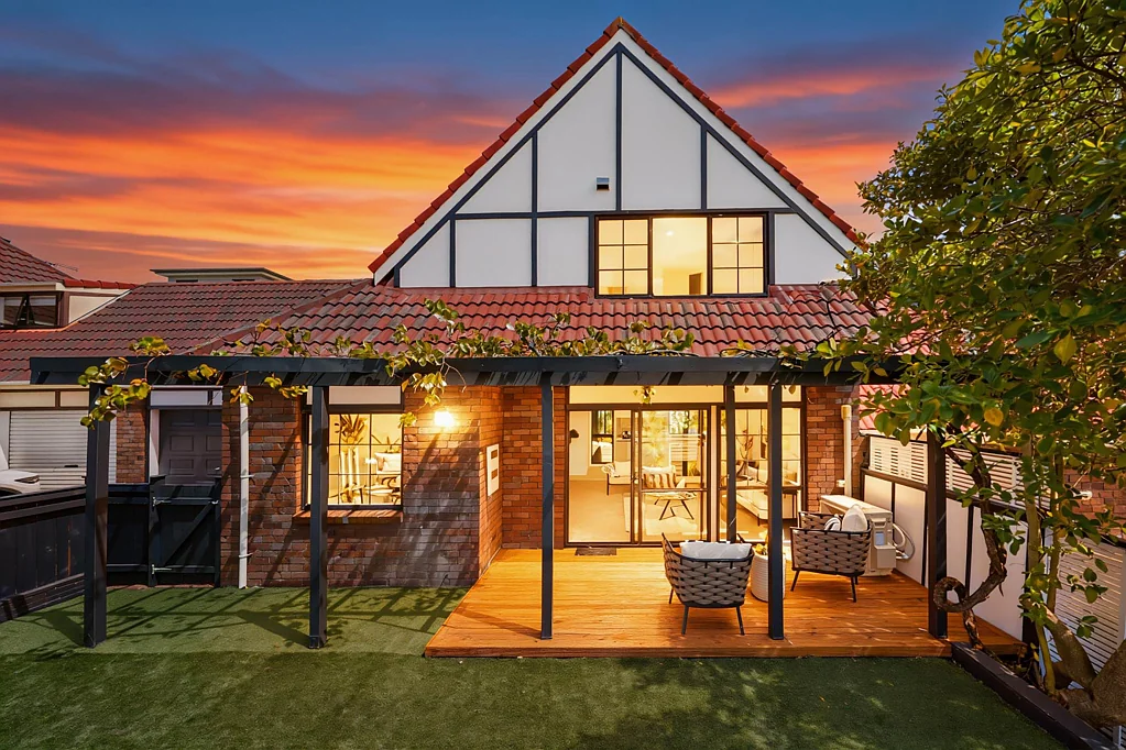 Remuera 4침실 Motivated Vendor –Present Your Offer Today!