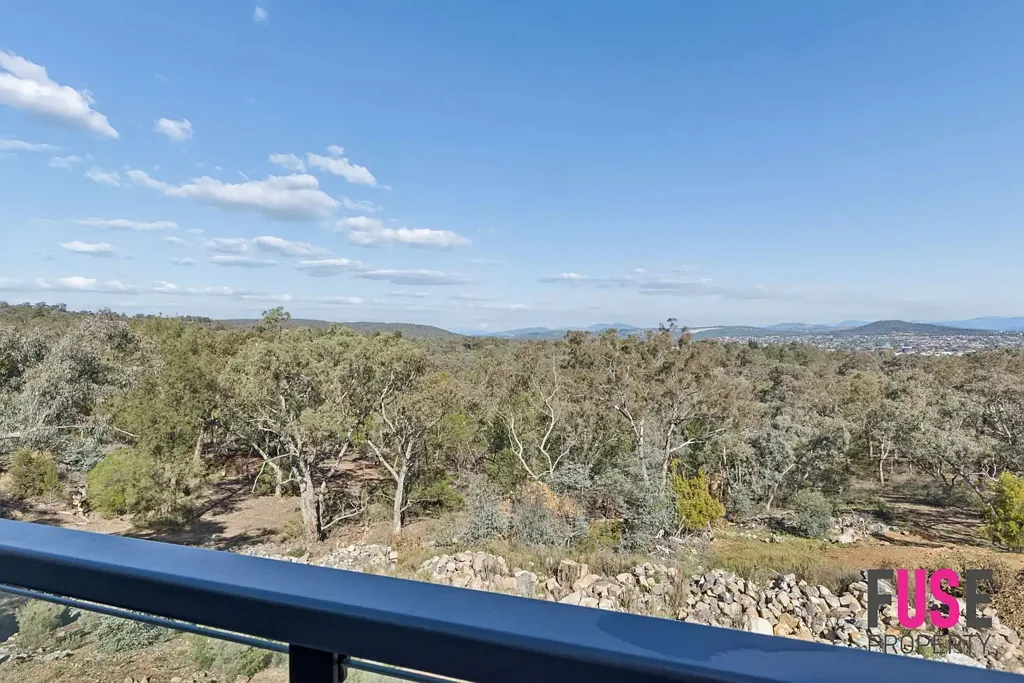 Tranquil Family Home in Bushland Setting