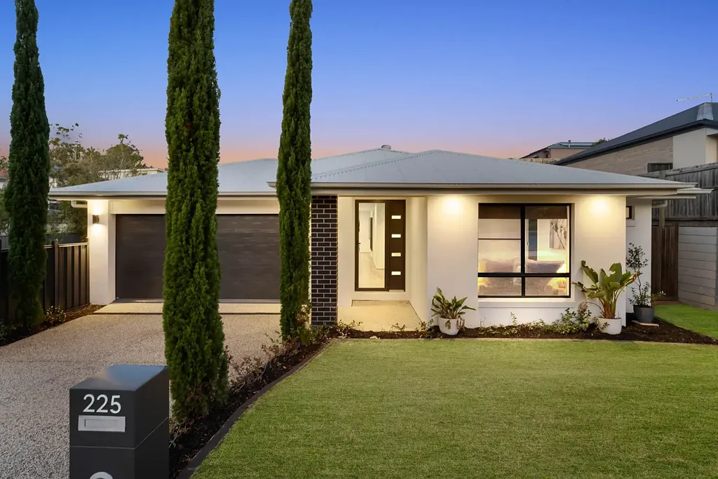 225 Woodline Drive, Spring Mountain, QLD 4300